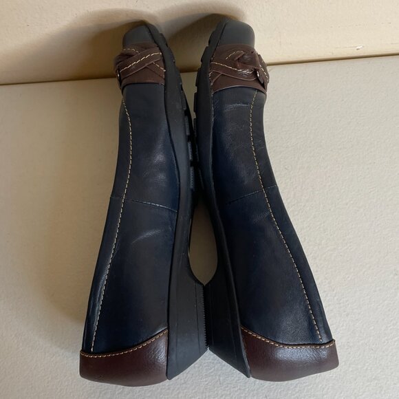 Comfortiva Softspots Posie Flats in Navy / Chocolate Size 8 - Picture 11 of 16